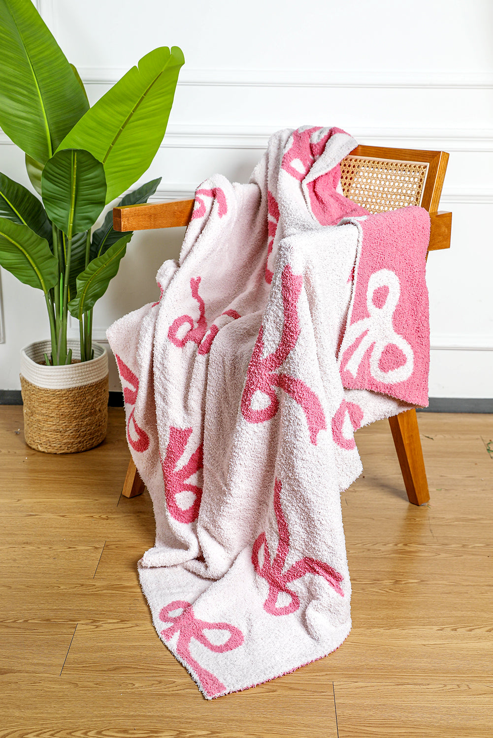 White 127*152cm Bow Printed Cozy Soft Throw Blanket