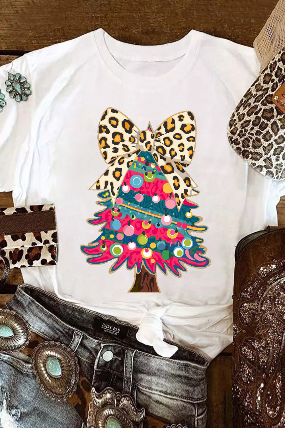 White Leopard Bow Decor Christmas Tree Graphic Crewneck Tee