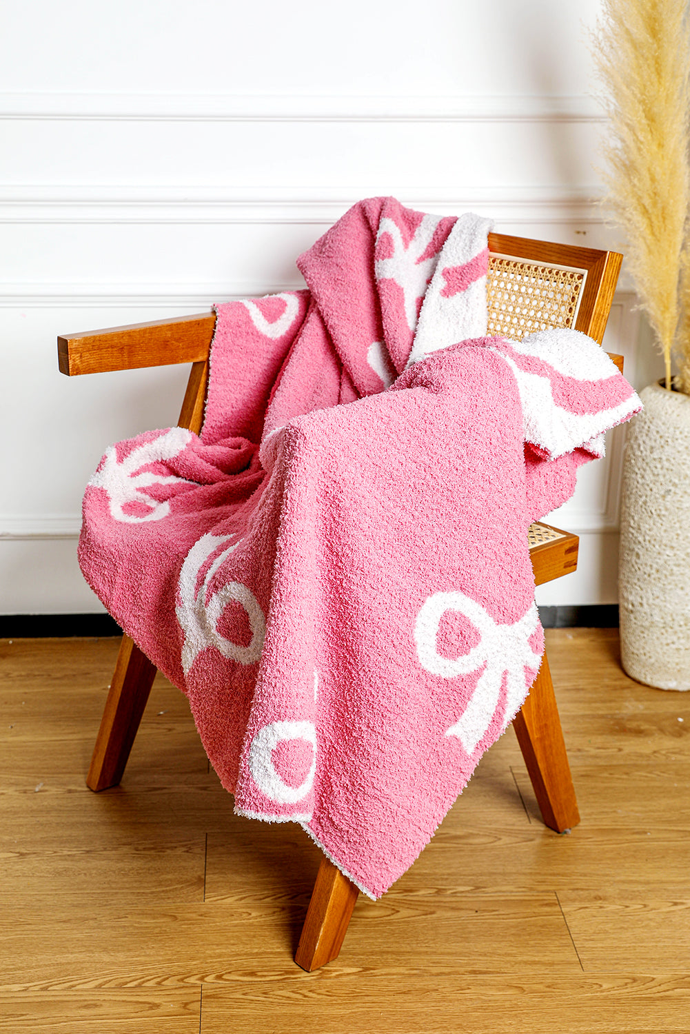 White 127*152cm Bow Printed Cozy Soft Throw Blanket